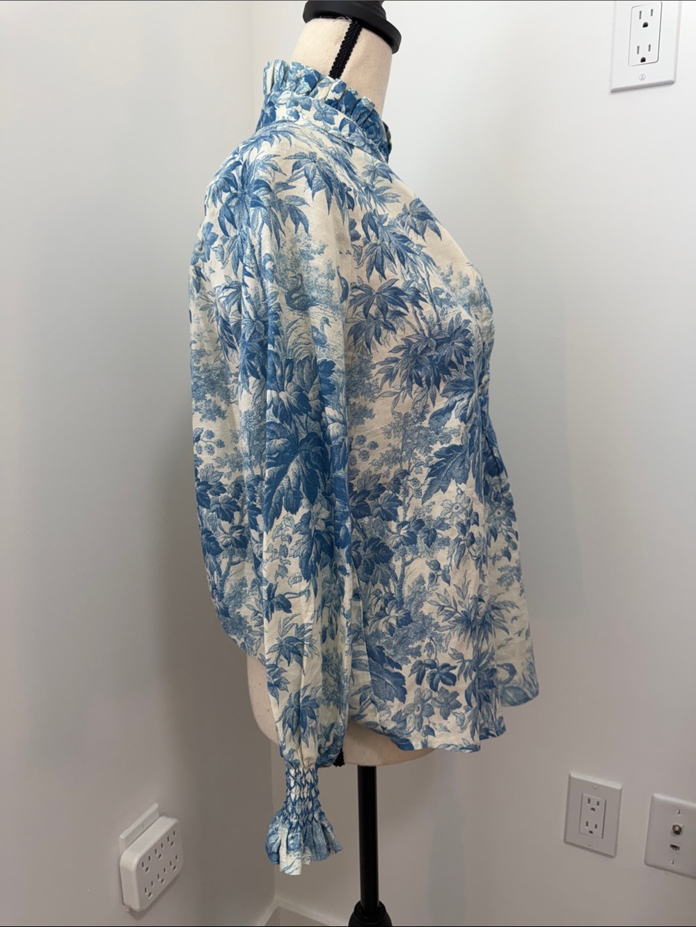 Hyacinth House Tuckernuck Misty Blue Toile Tegan Popover.  Sz Small - Picture 6 of 15